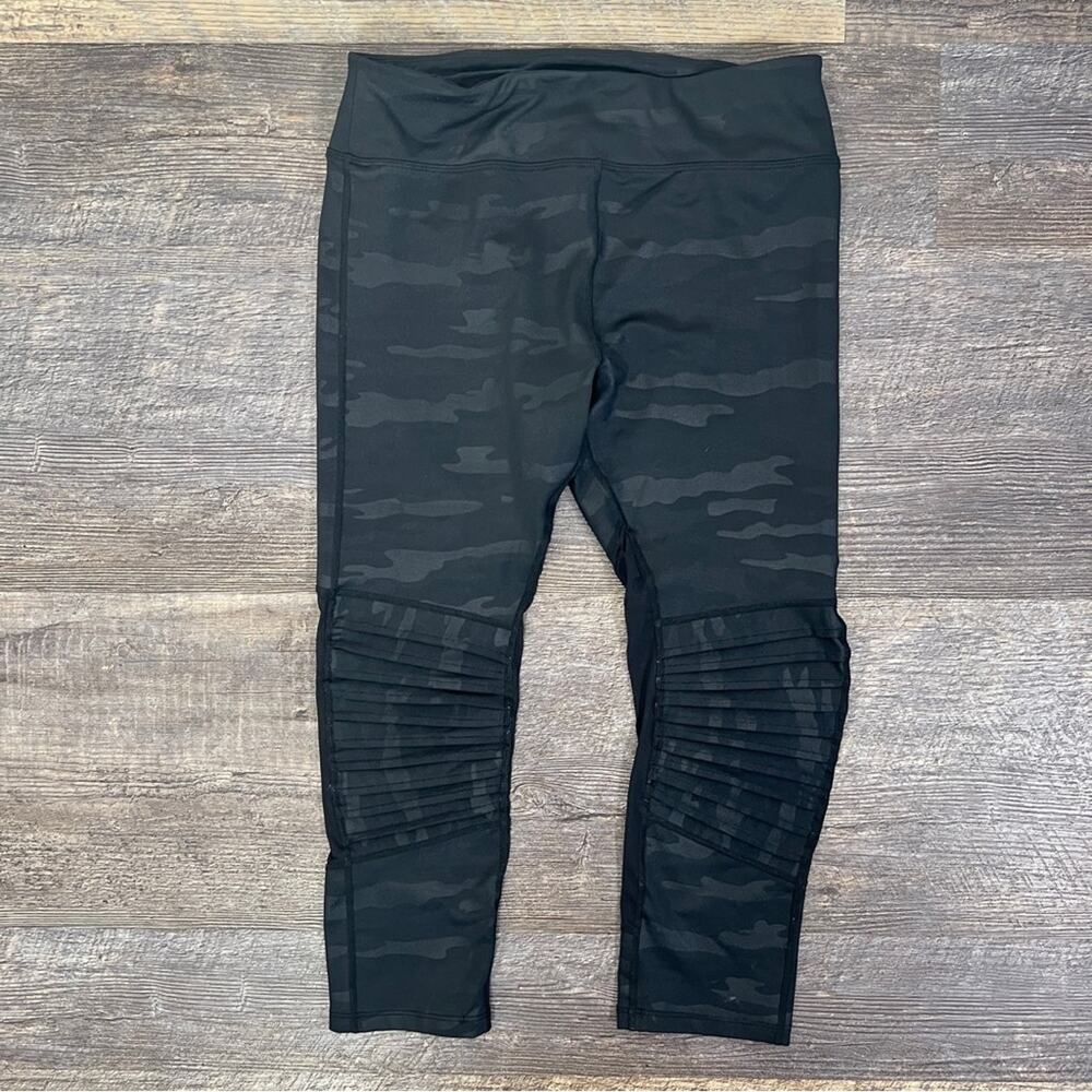 Sam Edelman Moto style camel print black athletic leggings size medium M B53